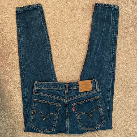 Levi's Women's Wedgie Icon Fit Jeans - Picture 5 of 11